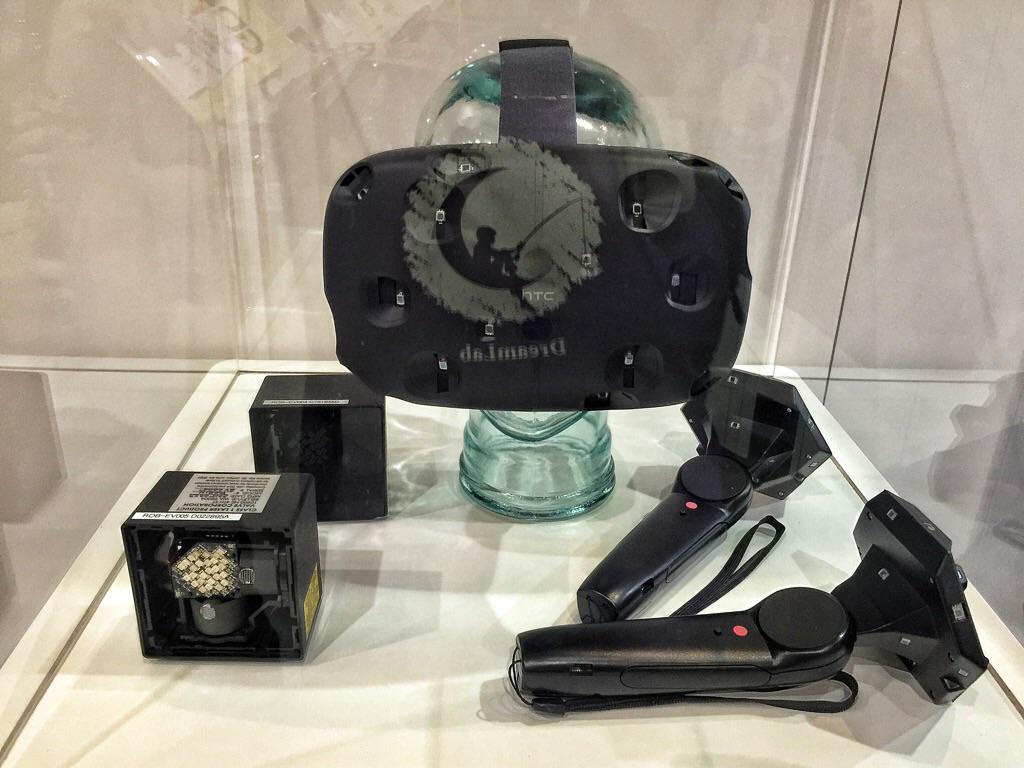 HTC Vive / Steam VR Controllers Pictured - Appear to Use Similar